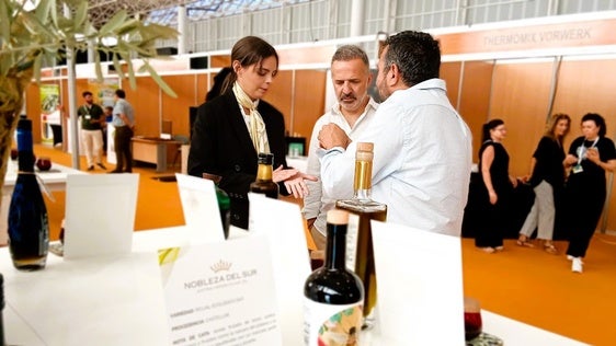Relanzar al campo, comercio y turismo