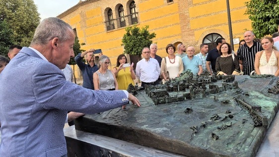 Andújar se abraza a su historia para divulgar su identidad