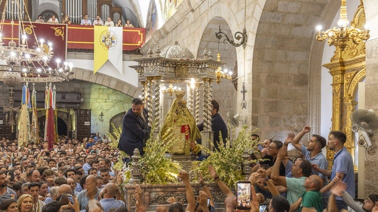 La Aparición emplaza a los fieles de la Virgen de la Cabeza a vivir un año mágico y memorable