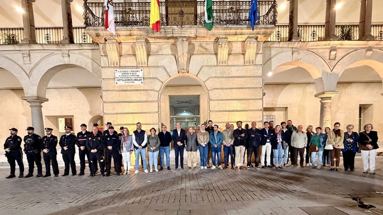 Andújar guarda un minuto de silencio por las víctimas del accidente ferroviario de Toledo