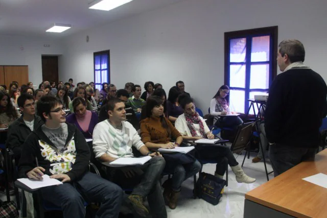 Amplio respaldo del alumnado a los cursos universitarios Alcalá Venceslada