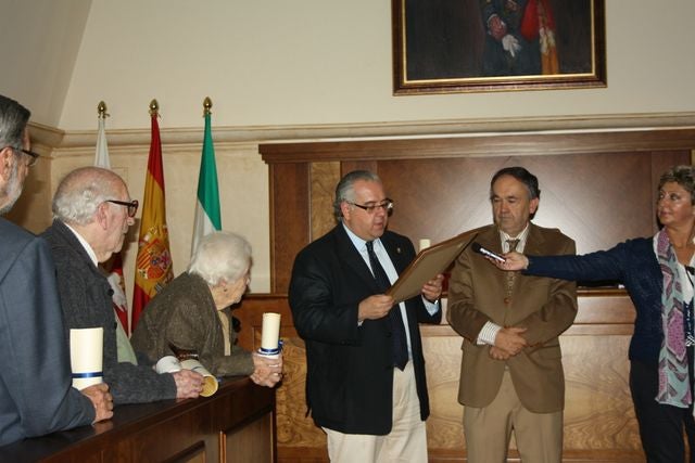 Instituto 'viejo' cierra los actos de su cincuenta aniversario con una cena de convivencia