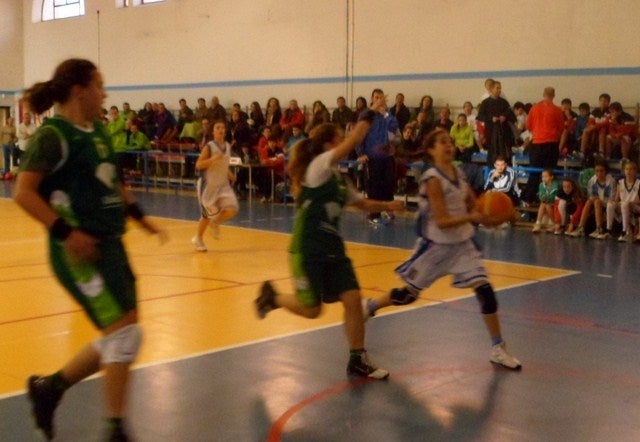Andújar reúne en su torneo de Reyes a jóvenes talentos del baloncesto andaluz