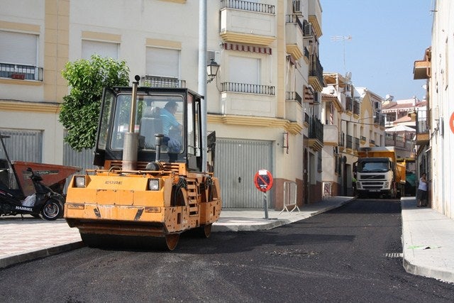 El Ayuntamiento invierte 220.000 euros en tres planes de asfaltado