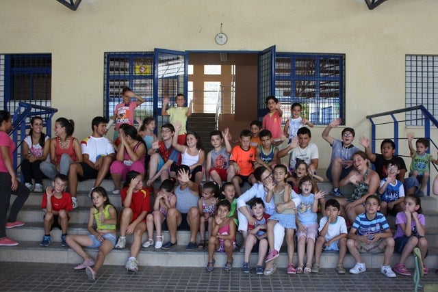 79 escolares asisten durante a julio y agosto a la Escuela de Verano del programa de Zonas