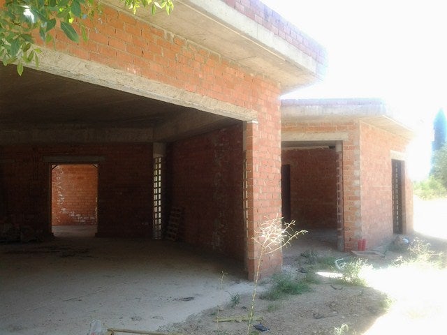 Las obras del Centro de la Miel se reanudan con trabajos en el interior