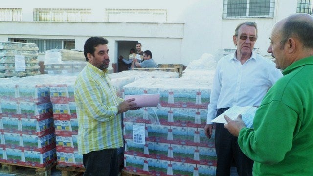Cada vez son más matrimonios jóvenes de la ciudad los que recurren al Banco de Alimentos