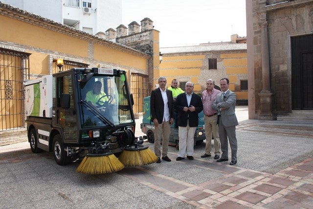 El Ayuntamiento invierte en nueva maquinaria para completar el servicio de limpieza viaria