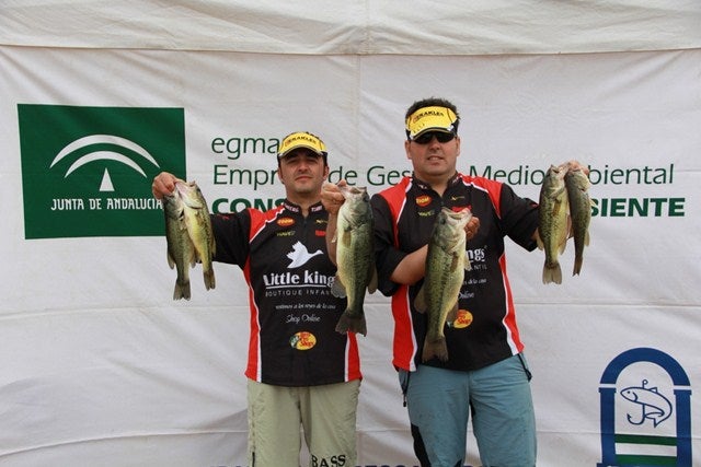 Los andujareños Pedro Luis Ferro y Juan Antonio Navarro realizan un aceptable papel en el Mundial de Pesca de Black Bass