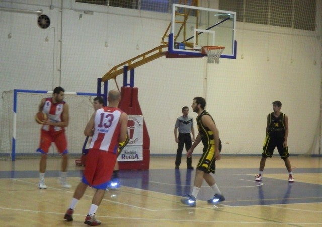 El CB Montajes Rueda de Andújar supera con rotundidad al Badajoz en la EBA de baloncesto