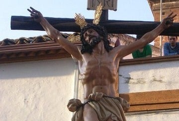 La cofradía de 'Los Estudiantes' culminará su triduo con un viacrucis penitencial en el templo