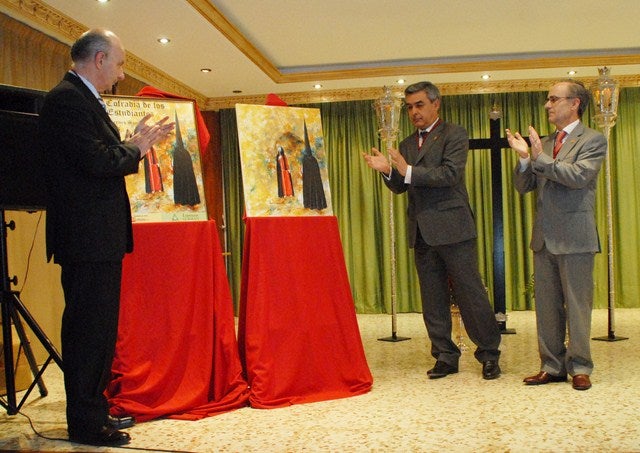 Exaltación de la fe y compromiso cofrade presentes en la presentación del cartel de la cofradía de Los Estudiantes