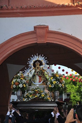 La procesión de la imagen de la Virgen de la Cabeza en Andújar modifica su itinerario