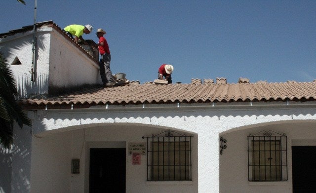 Mejoras de los edificios públicos en las pedanías previo a las fiestas de San Isidro