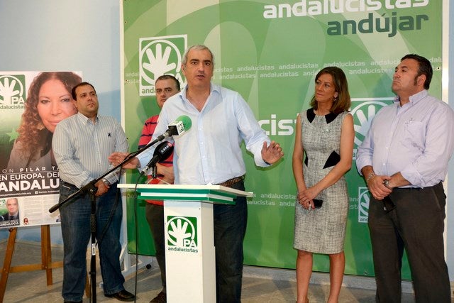 El líder de los andalucistas afirma que el PA no quiere limosna para Andalucía sino sacarla de la cola del desempleo europeo