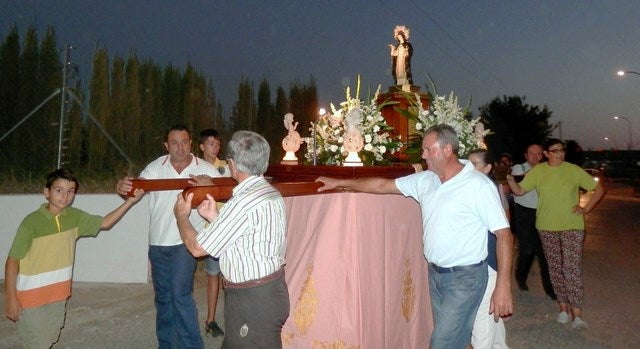 La carretera del Barrero viste sus mejores galas en esta última semana de agosto con sus tradicionales fiestas