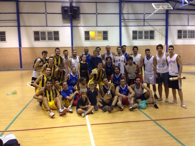 11 equipos participan en el maratón de baloncesto de Villanueva de la Reina