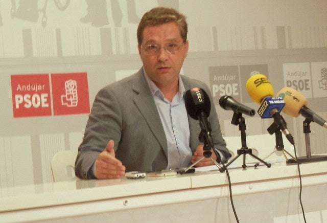 El PSOE denuncia que el equipo de gobierno les hurta su derecho a debatir