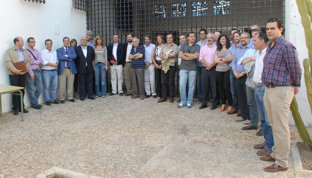 Una placa de la Fundación Docomomo destaca el valor arquitectónico del Antiguo Seminario