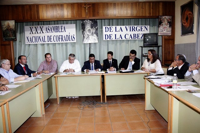 Las cofradías de la Virgen de la Cabeza reclaman más asistencia sanitaria durante todo el año en el Cerro