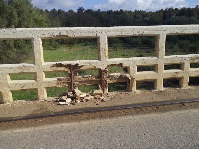 El puente de Villanueva se despedaza