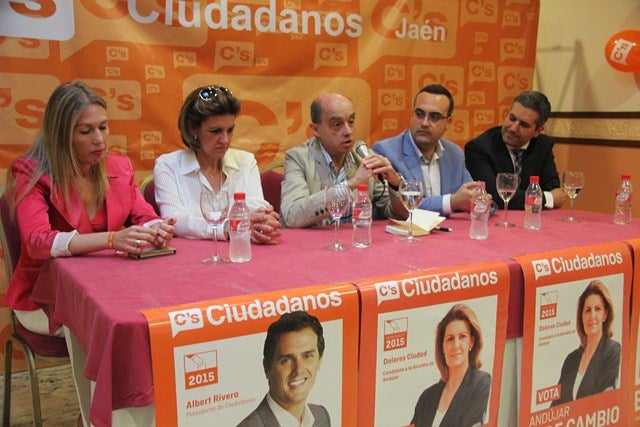 El eurodiputado, Fernando Maura, visita Andújar en apoyo a Ciudadanos