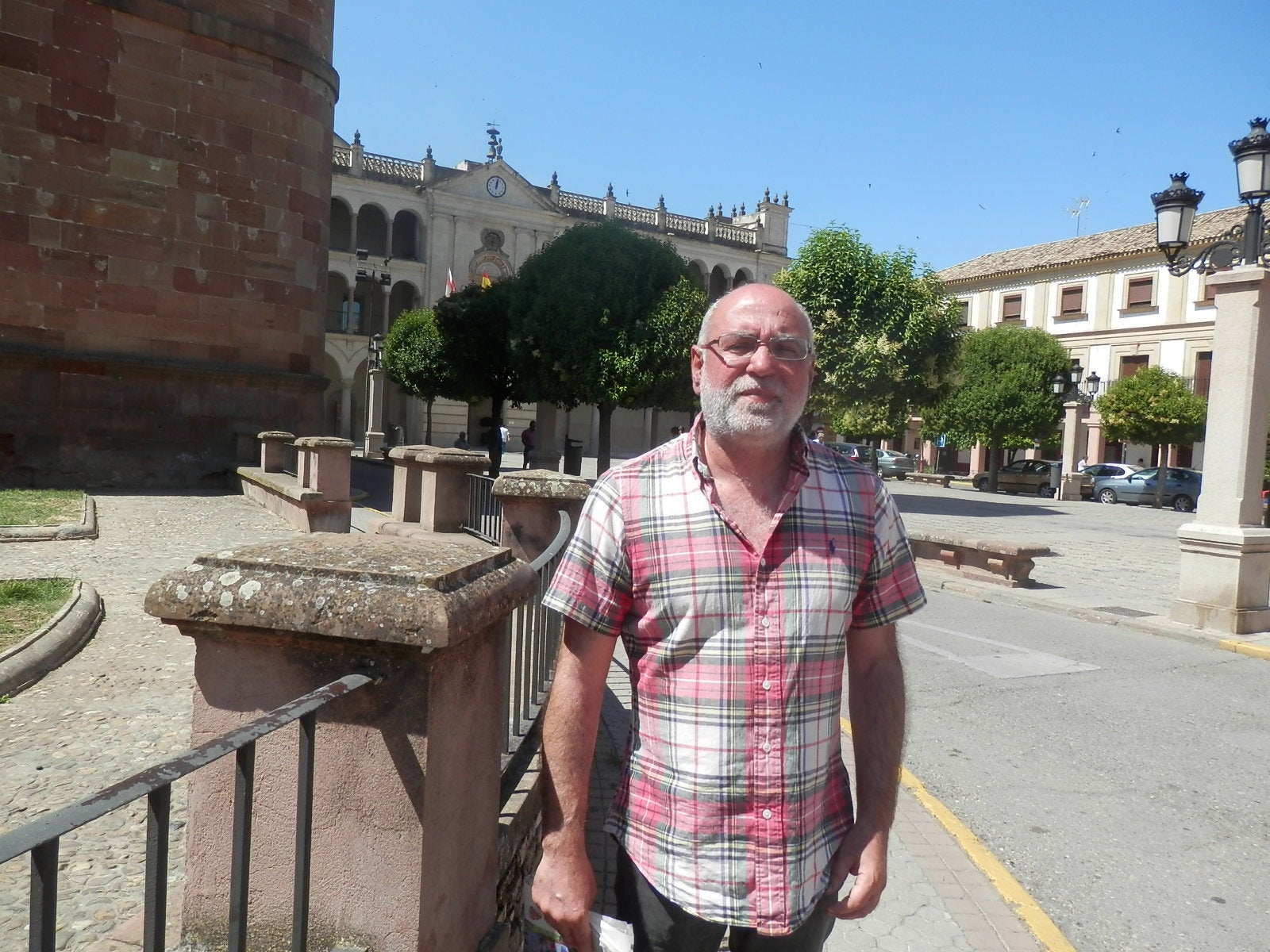 La Federación de Asociaciones Vecinales Alcazaba diseña un programa de Garantía Alimentaria para familias necesitadas