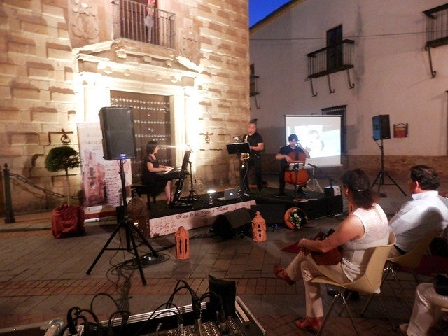 Mañana jueves acaba una concurrida IV Ruta de los Patios y Plazas, que ha mostrado varios estilos musicales