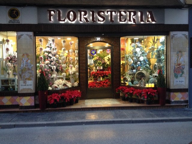 Flor Regalo consigue el primer premio del XXII Concurso de Escaparates Navideños