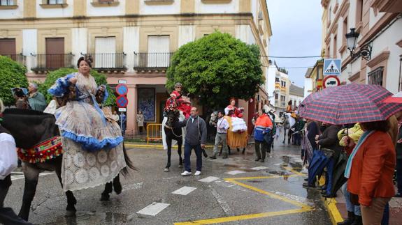 Carretas y caballos emprenden su camino hacia el Cerro