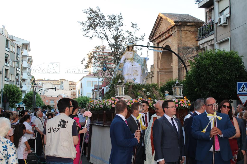 La Divina Pastora vuelve a procesionar por las calles de la Barriada de Toros