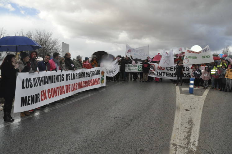 Un empresario pretende construir un complejo de siete granjas de cerdos en una extensión de 1.100 hectáreas en Dehesas de Guadix a dos kilómetros de Cuevas del Campo 
