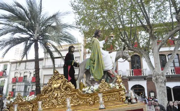 Jesús de la Paz subiendo a la Plaza Mayor y carrera oficial JOSÉ UTRERA