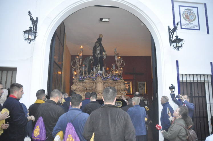 El Cristo de los Méndez si realizó su estación de penitencia del Jueves Santo