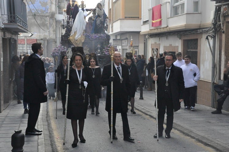Fotos: La Cofradía de Santiago realiza una excelente estación de penitencia