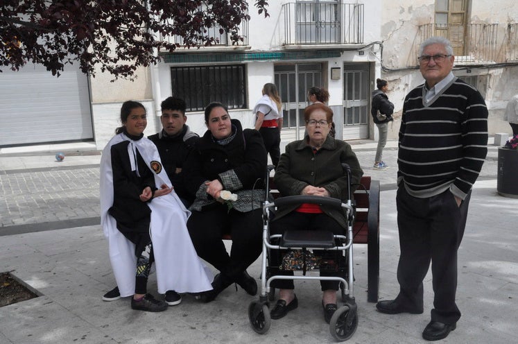 Fotos: La Cofradía de Santiago realiza una excelente estación de penitencia