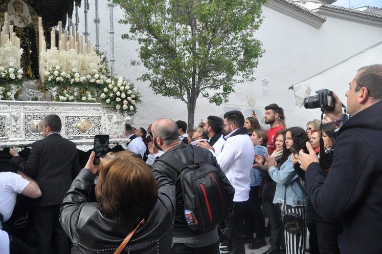 Fotos: La Cofradía de Santiago realiza una excelente estación de penitencia