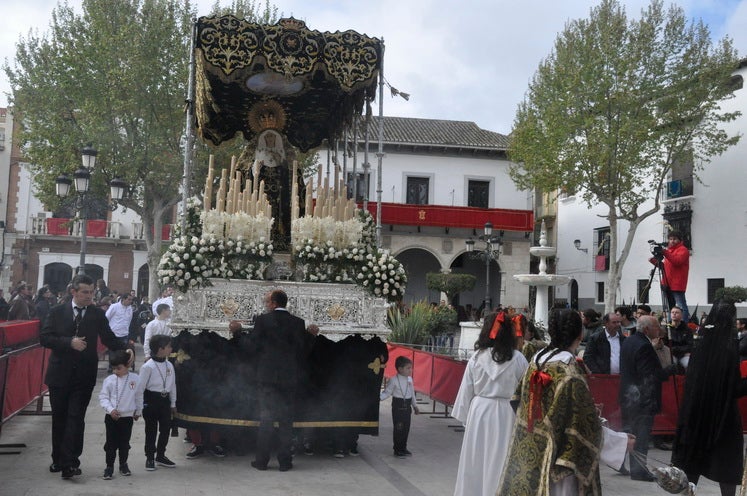 Fotos: La Cofradía de Santiago realiza una excelente estación de penitencia
