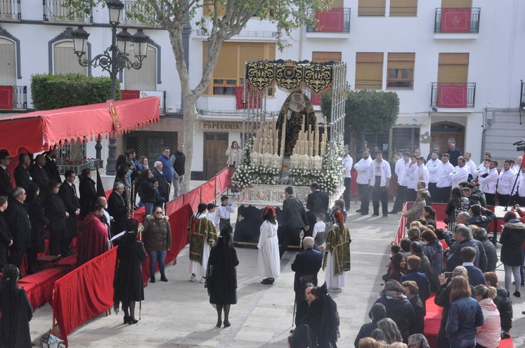 Fotos: La Cofradía de Santiago realiza una excelente estación de penitencia