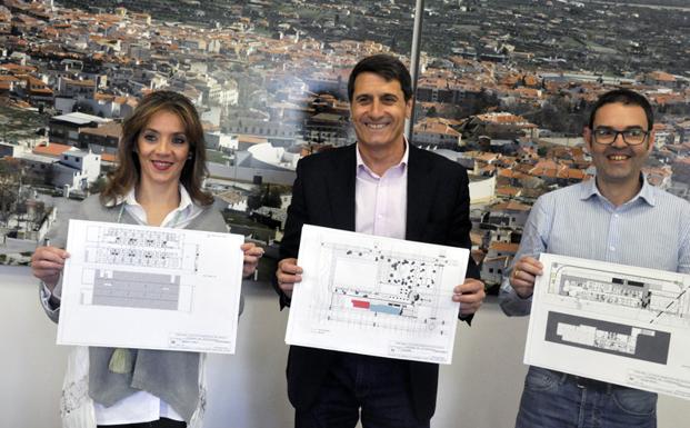 Mariana Palma, Pedro Fernández y Alfredo Alles, presentan el proyecto de la nueva residencia.