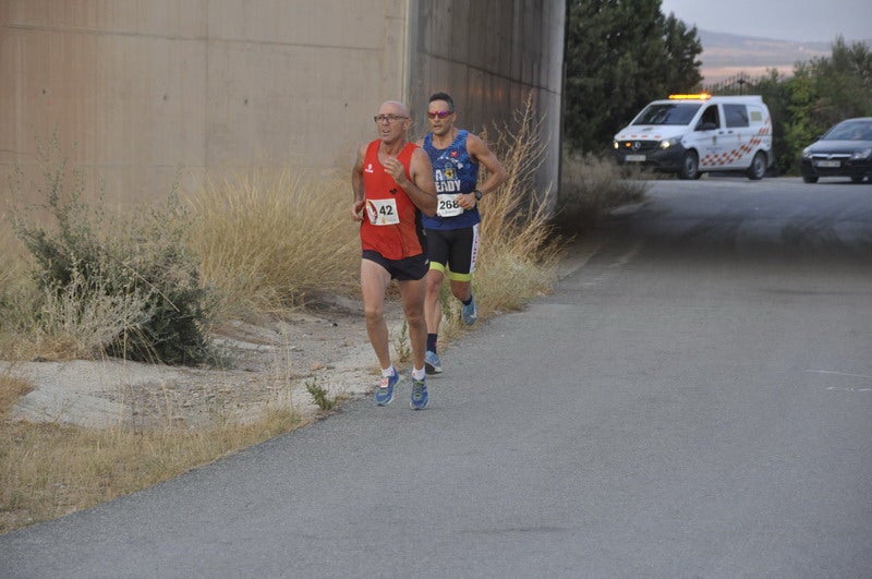 Víctor Doblas Díaz gana la XXI Carrera Popular Quesada Clínica Dental