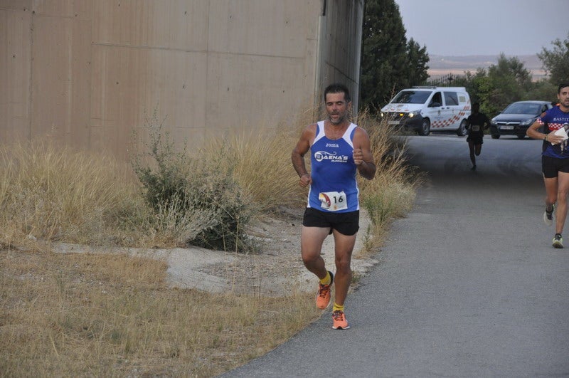 Víctor Doblas Díaz gana la XXI Carrera Popular Quesada Clínica Dental