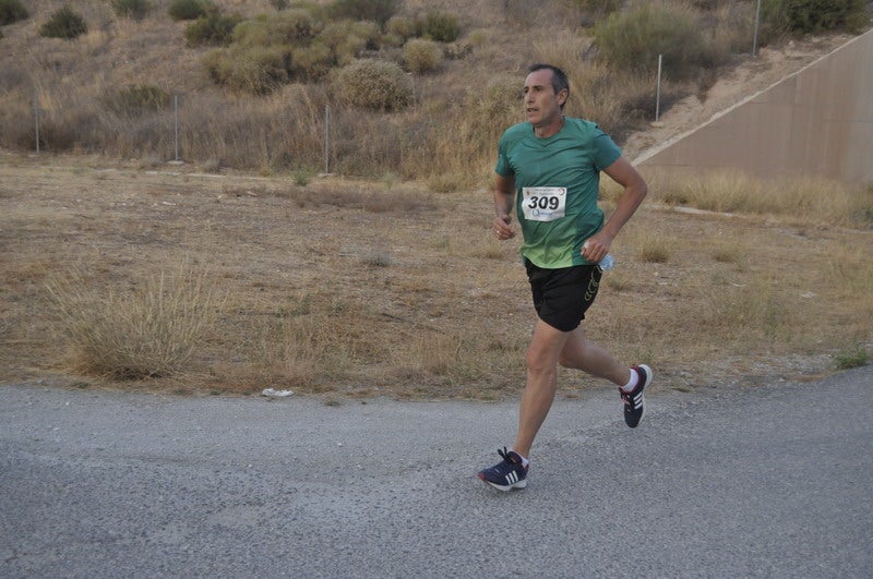 Víctor Doblas Díaz gana la XXI Carrera Popular Quesada Clínica Dental