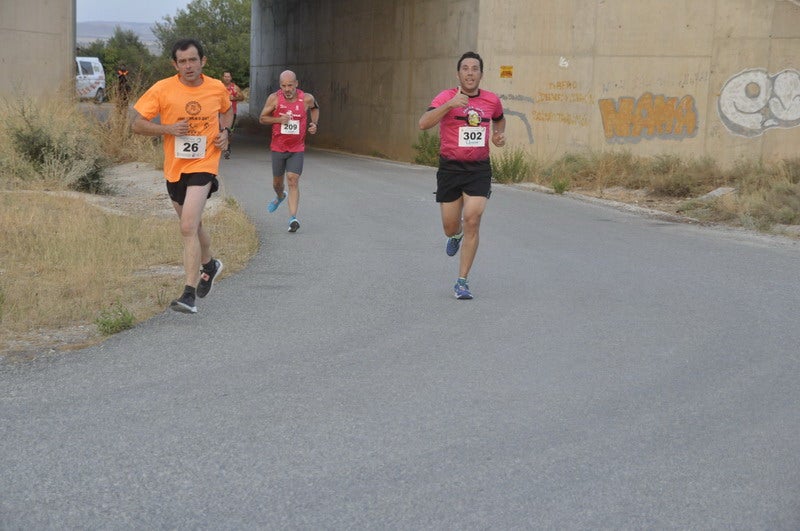 Víctor Doblas Díaz gana la XXI Carrera Popular Quesada Clínica Dental