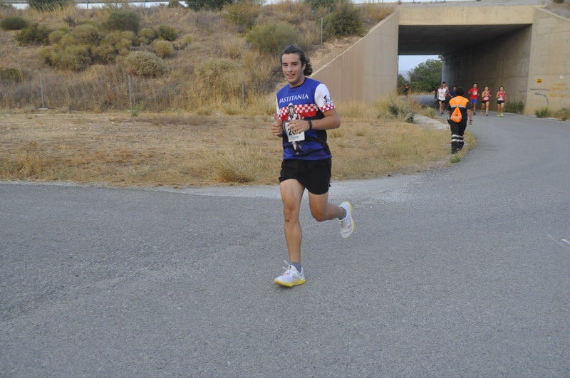 Víctor Doblas Díaz gana la XXI Carrera Popular Quesada Clínica Dental