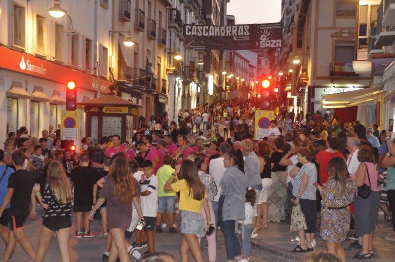 Los niños de Baza disfrutan en la mañana de este viernes del Cascamorras Infantil. 