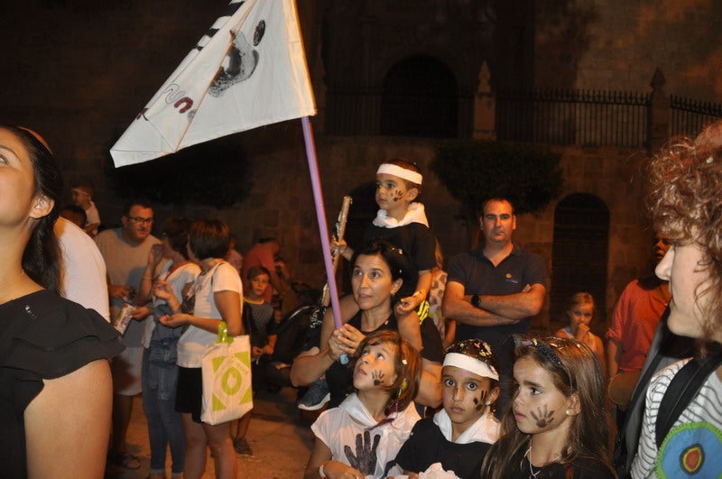 Los niños de Baza disfrutan en la mañana de este viernes del Cascamorras Infantil. 
