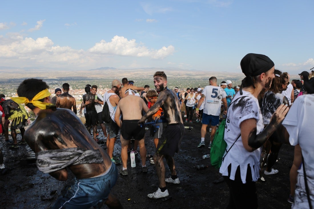 Aquí puedes ver una selección de las mejores fotografías del multitudinario Cascamorras, que ha reunido a unas 15.000 personas en Baza