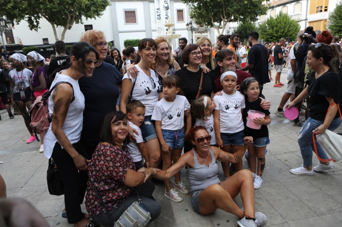 Aquí puedes ver una selección de las mejores fotografías del multitudinario Cascamorras, que ha reunido a unas 15.000 personas en Baza