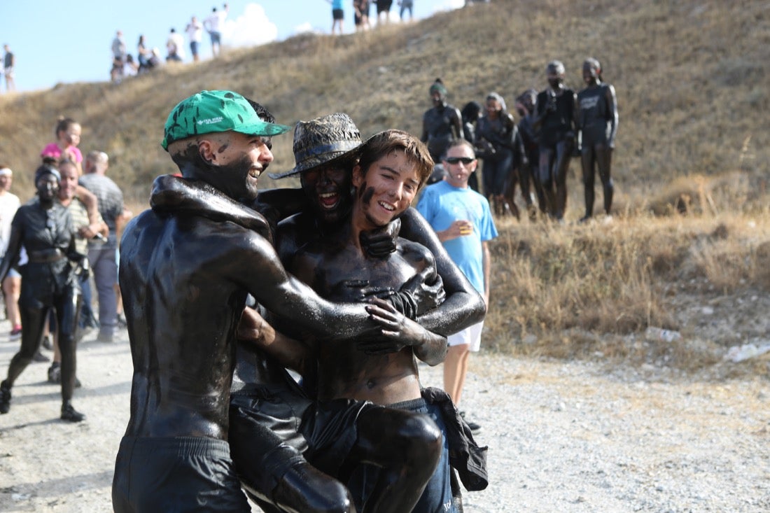 Aquí puedes ver una selección de las mejores fotografías del multitudinario Cascamorras, que ha reunido a unas 15.000 personas en Baza